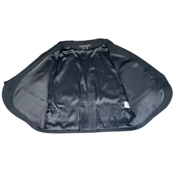 Theory Black Cropped Blazer Size Medium – Y2K Minimalist Stretch Jacket Pockets - Picture 8 of 10